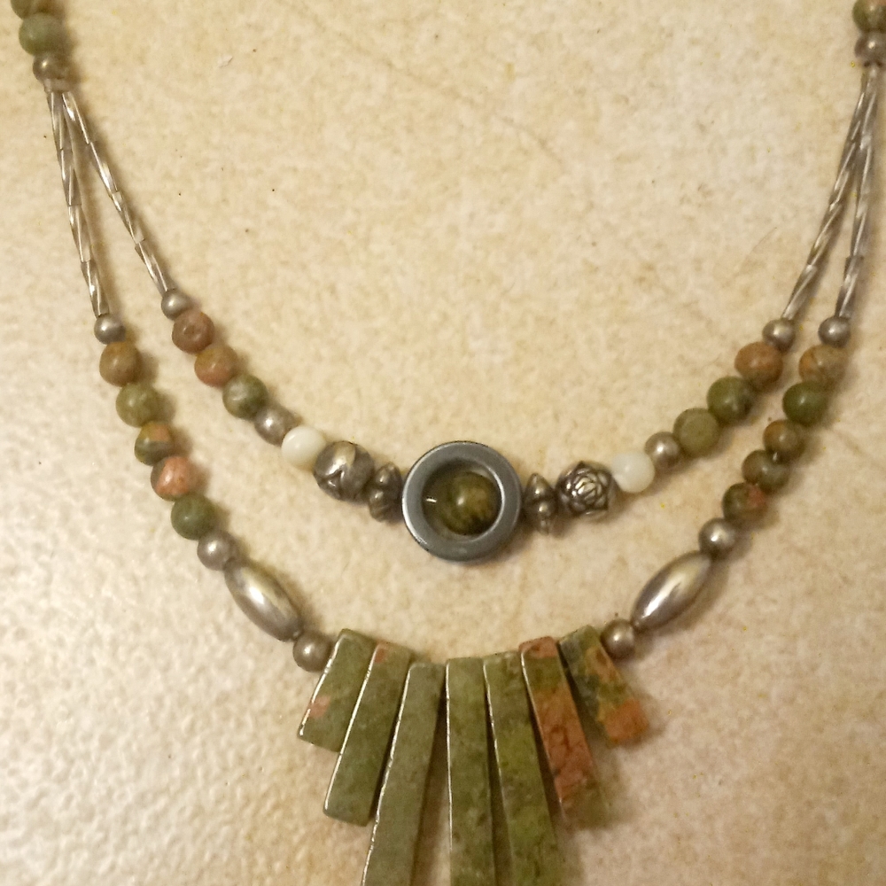 Necklace and bracelet set
